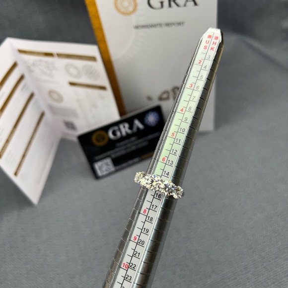 3.6CT 5 STONE MOISSANITE DIAMOND WEDDING / ENGAGEMENT RING - Picture 9 of 12